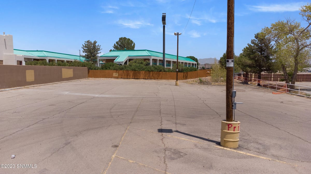 1351 Hickory Drive, Las Cruces, NM 88005 photo 12