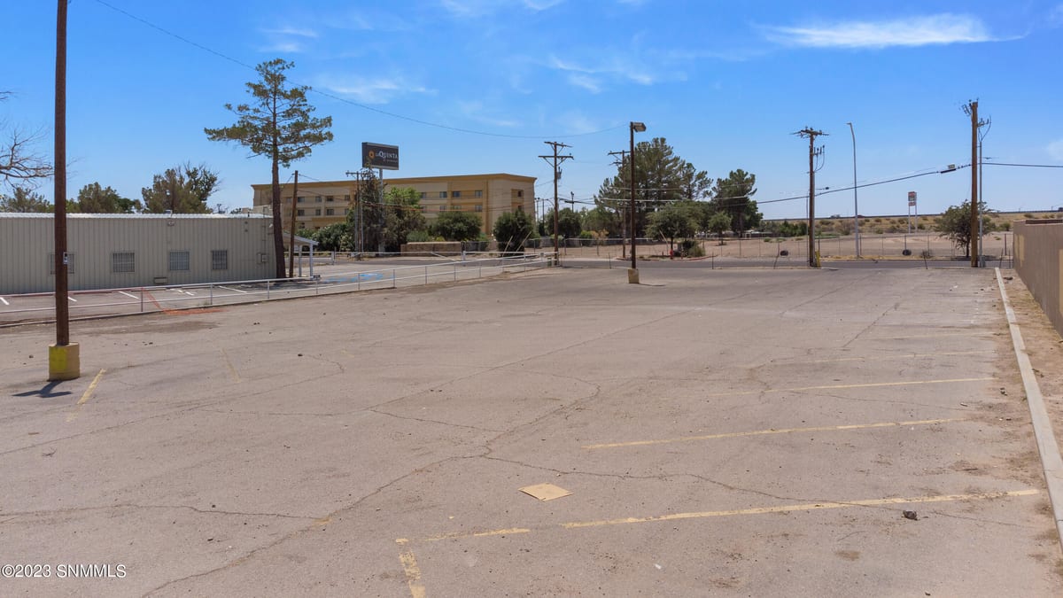 1351 Hickory Drive, Las Cruces, NM 88005 photo 13