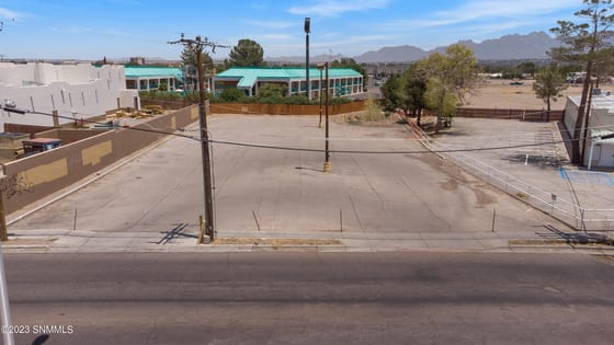 1351 Hickory Drive, Las Cruces, NM 88005 photo 2
