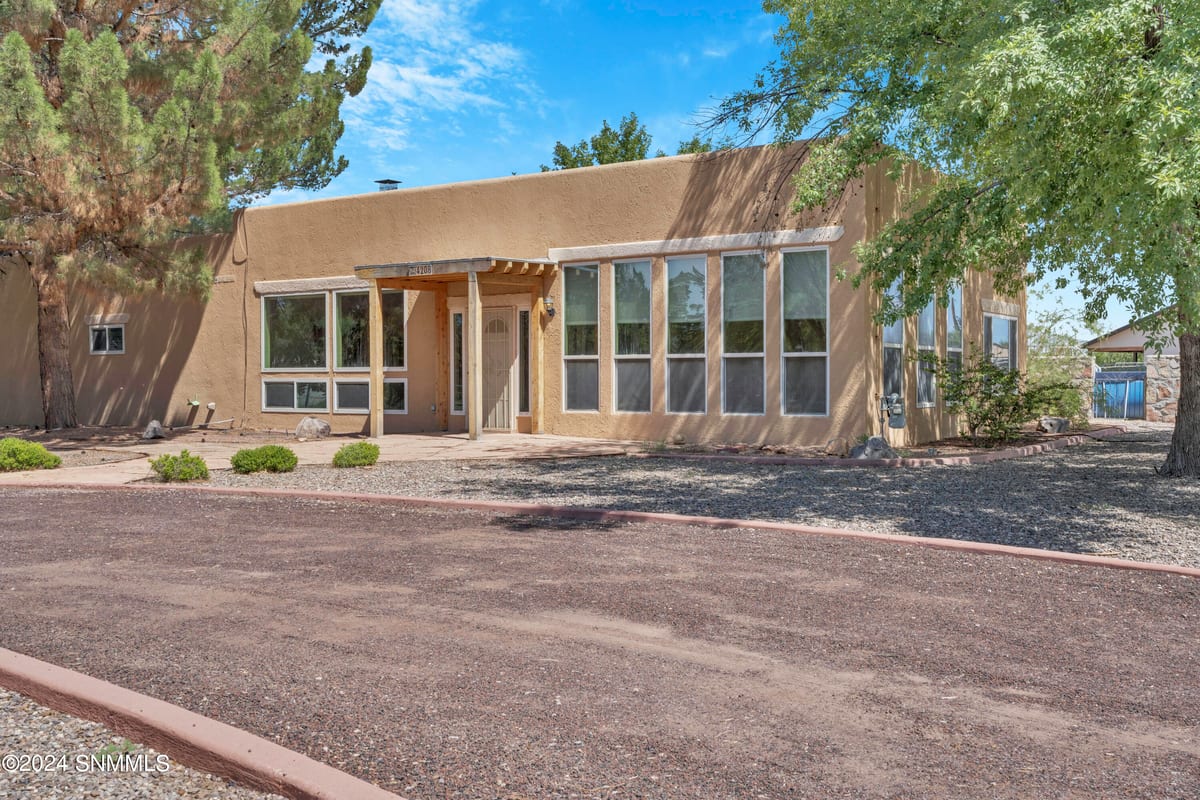 4208 Escondido Lane, Las Cruces, NM 88005 photo 1