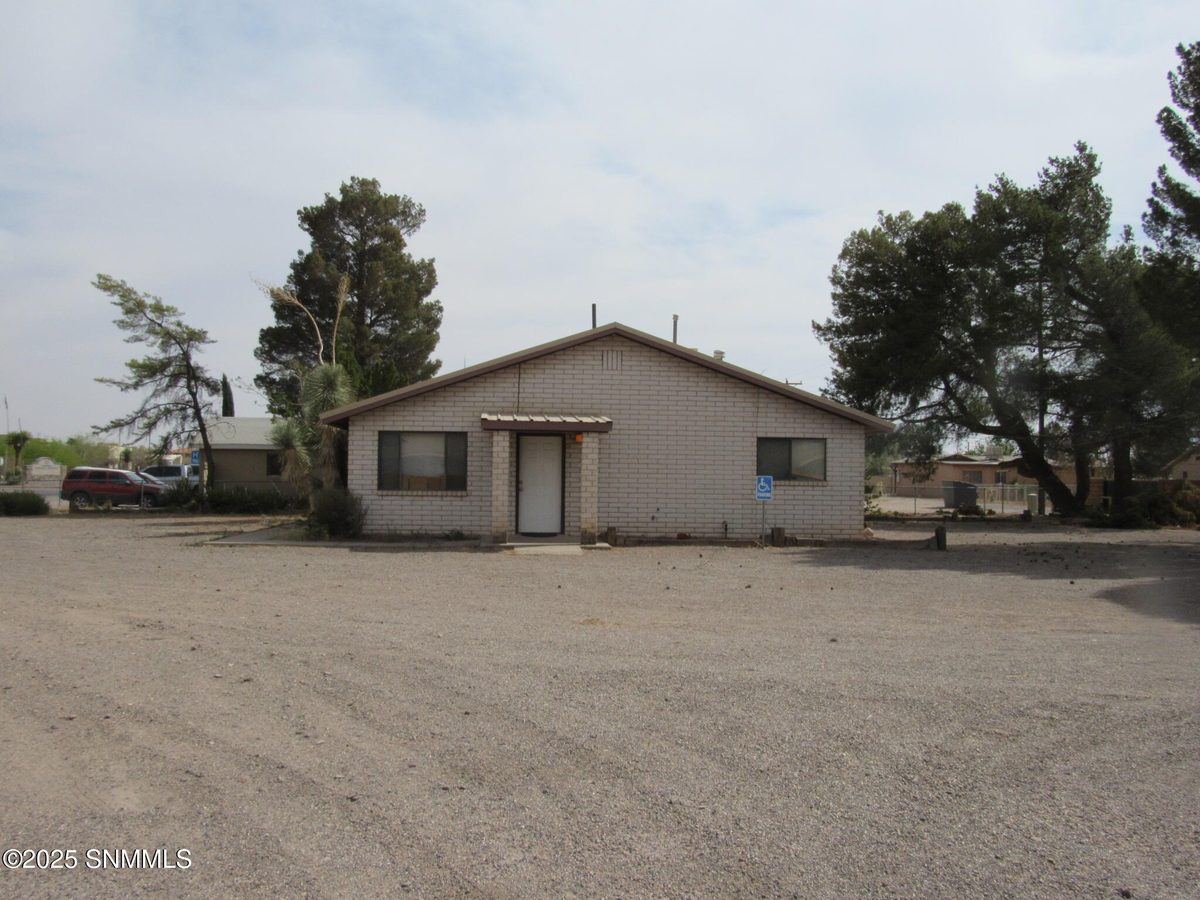 900 W Birch Street, Deming, NM 88030 photo 3
