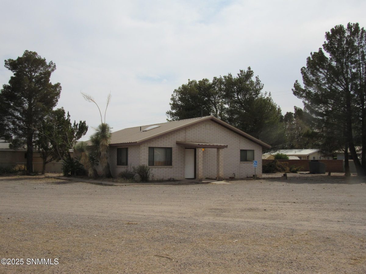 900 W Birch Street, Deming, NM 88030 photo 4