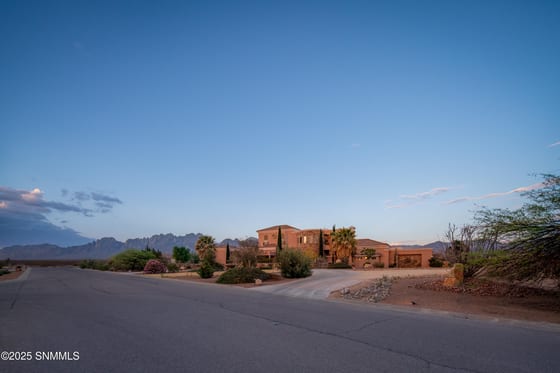 9770 Desert Mirage Drive, Las Cruces, NM 88011 photo 3