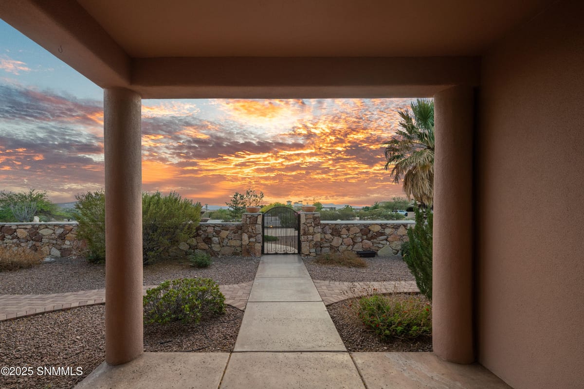 9770 Desert Mirage Drive, Las Cruces, NM 88011 photo 9