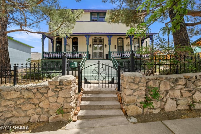 411 West Broadway Street, Silver City, NM – 5 bedroom, 4,565 sqft single family residence for sale at $989,000
