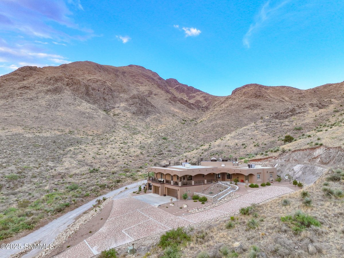 12705 Chuck Wagon Road, Las Cruces, NM 88011 photo 1