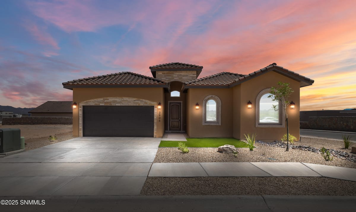 3906 Royal View Street, Las Cruces, NM 88012 photo 1