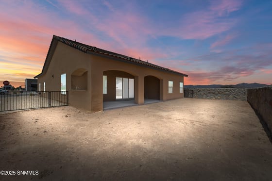 3906 Royal View Street, Las Cruces, NM 88012 photo 3