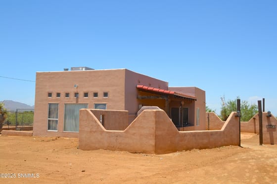 7825 El Centro Boulevard, Las Cruces, NM 88012 photo 2