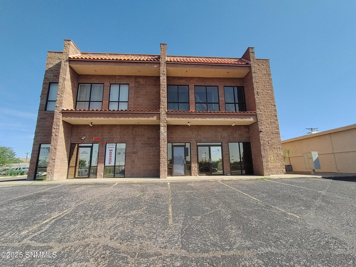 525 E Lohman Avenue, Las Cruces, NM 88001 photo 1