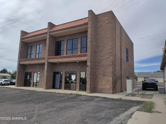 525 E Lohman Avenue, Las Cruces, NM 88001 photo 2