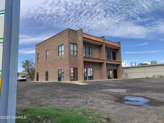 525 E Lohman Avenue, Las Cruces, NM 88001 photo 3