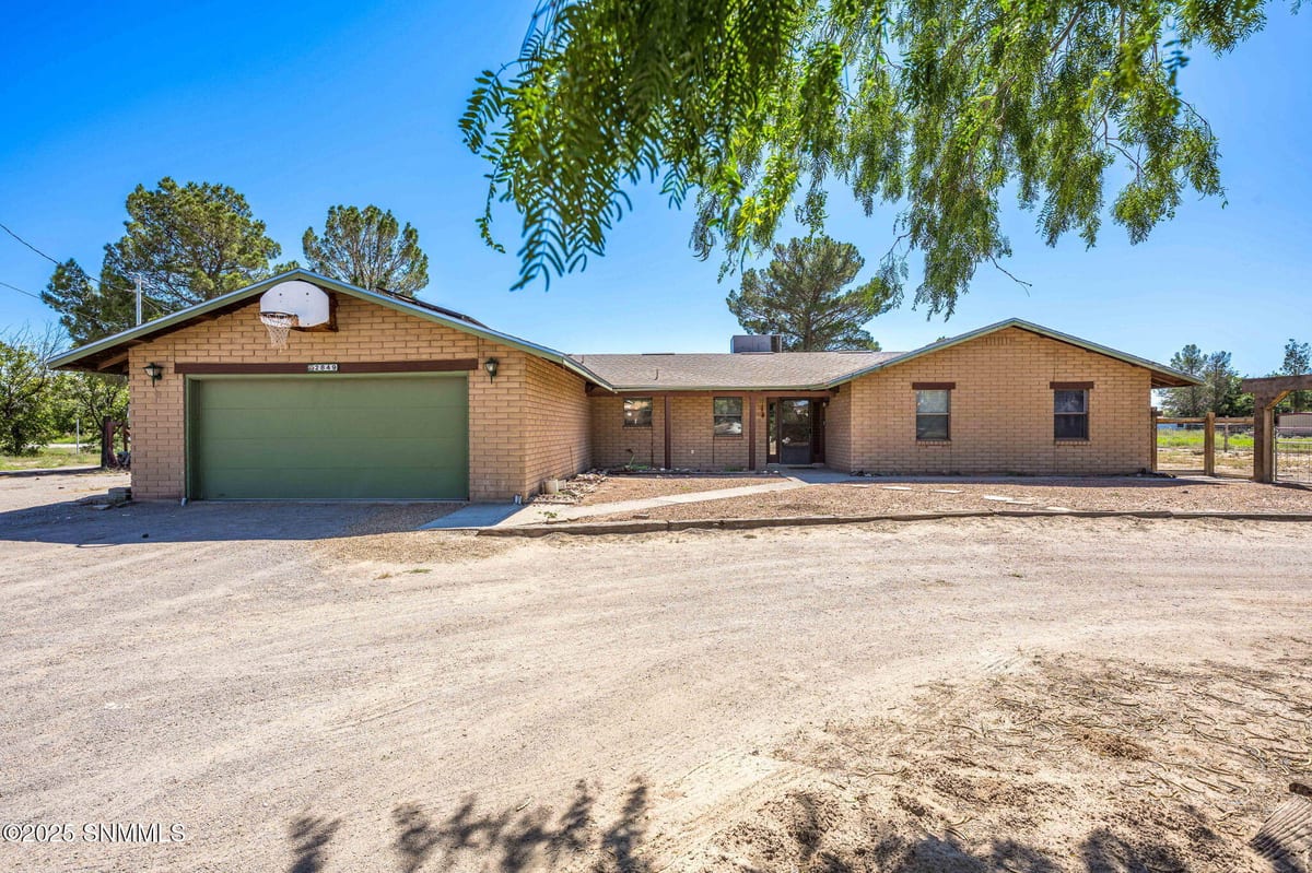 2849 Willow Creek Lane, Las Cruces, NM 88007 photo 1