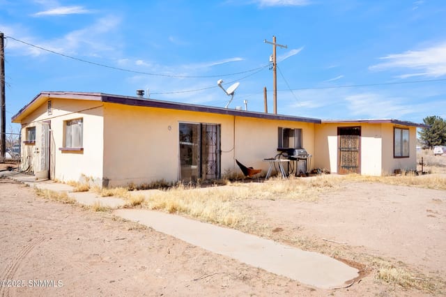 Casa unifamiliar en venta por $107,000: 579 Arrowhead Drive #NW, Deming, NM – 2 recámaras, 1,708 pies²