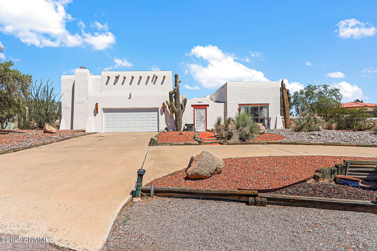 6611 Vista Hermosa, Las Cruces, NM 88007 photo 1