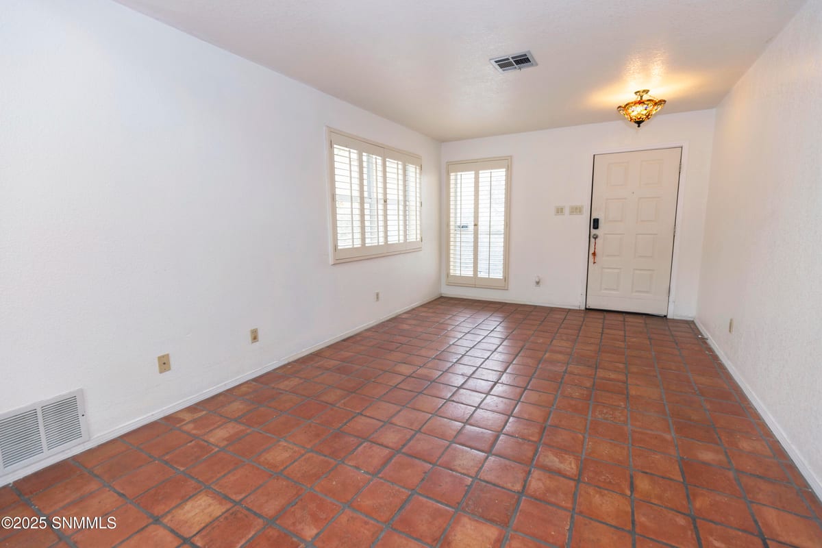2414 El Dorado Court, Las Cruces, NM 88011 photo 6