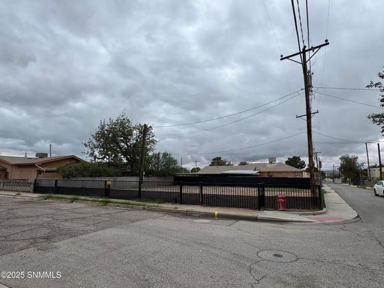 640 E Picacho Avenue, Las Cruces, NM 88001 photo 3