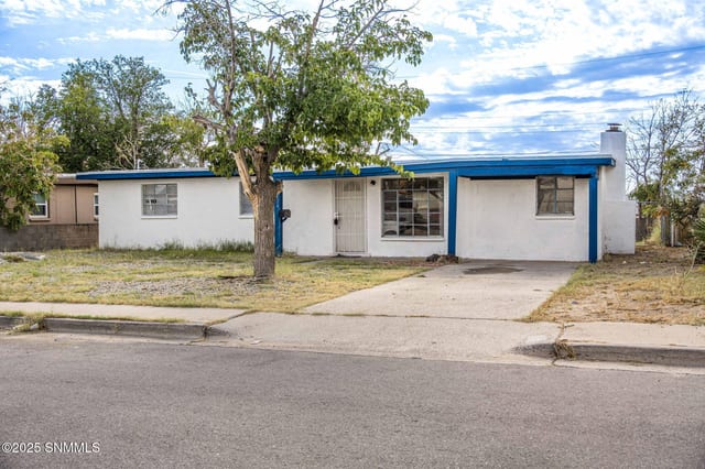 1424 thomas Drive, Las Cruces, NM – 3 bedroom, 1,250 sqft single family residence for sale at $218,000
