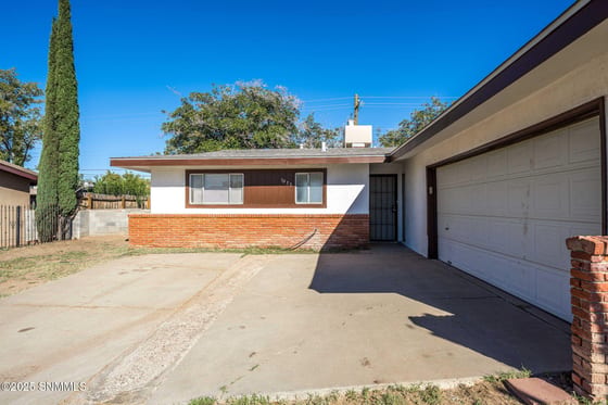 1955 Martha Drive, Las Cruces, NM 88001 photo 2