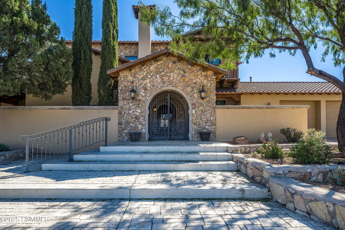 7165 Lake Lucero Loop, Las Cruces, NM 88011 photo 1
