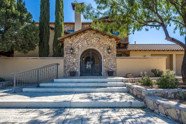 7165 Lake Lucero Loop, Las Cruces, NM – 4 bedroom, 4,979 sqft single family residence for sale at $1,200,000