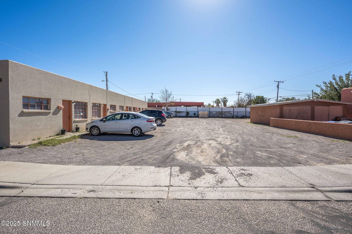 506 E May Avenue, Las Cruces, NM 88001 photo 2