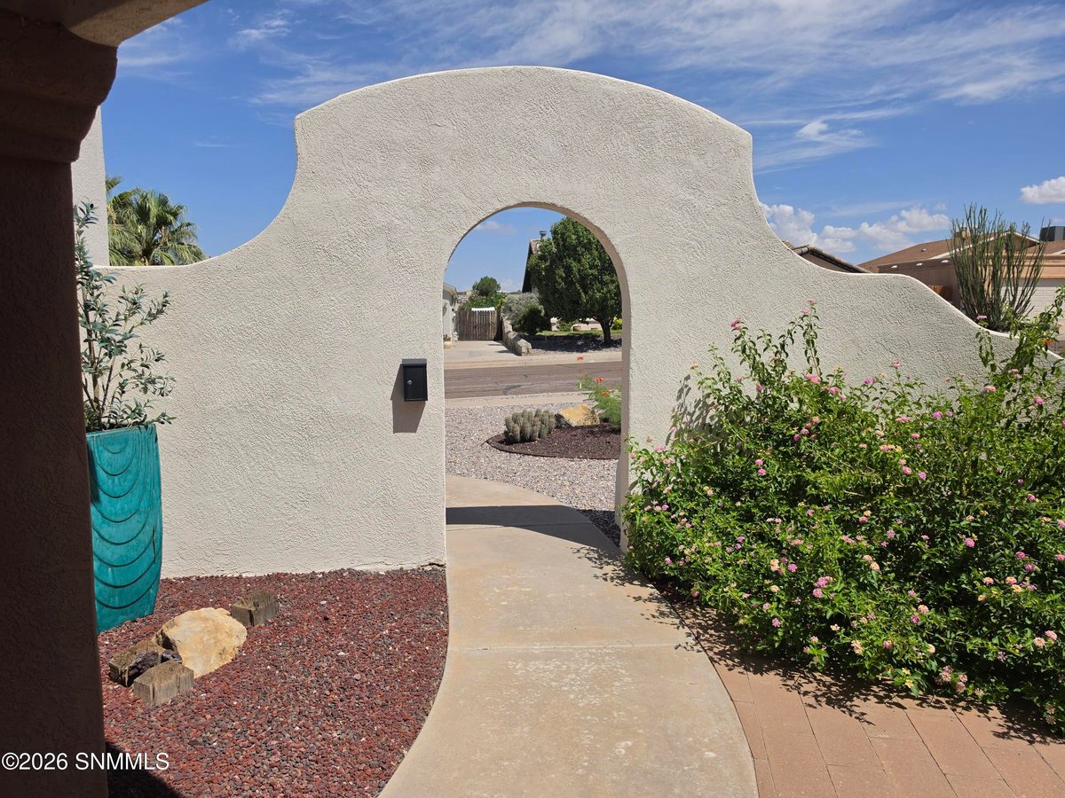 2272 Sunrise Point Road, Las Cruces, NM 88011 photo 10