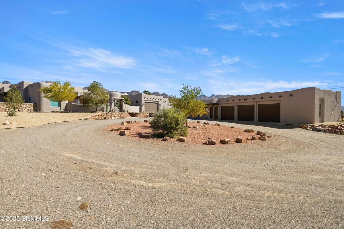 5041 Silver King Road, Las Cruces, NM 88011 photo 7