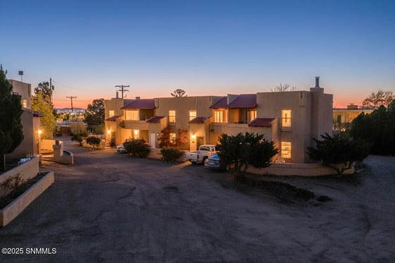 820 Mormon Place, Las Cruces, NM 88011 photo 2