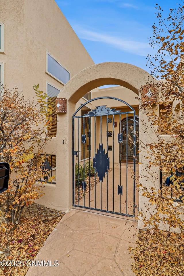 1985 Palm Canyon Drive, Las Cruces, NM – 2 bedroom, 3,120 sqft single family residence for sale at $515,000