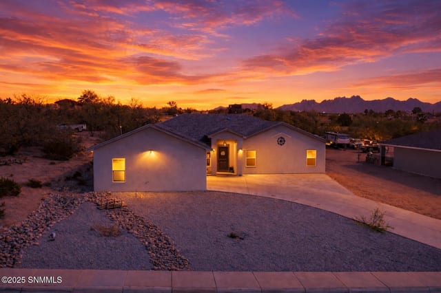 4032 Nemesh Drive, Las Cruces, NM – 3 bedroom, 2,190 sqft single family residence for sale at $430,000