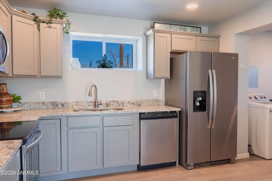 1035 E Mulberry Avenue, Las Cruces, NM 88001 photo 4