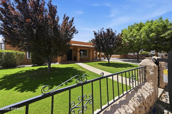 2425 Calle De Santiago, Mesilla, NM 88046 photo 2