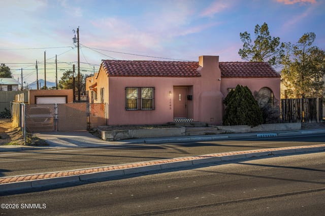 1143 N Main Street, Las Cruces, NM – 3 bedroom, 1,506 sqft single family residence for sale at $229,000