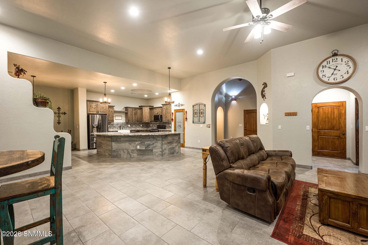 1622 Calle De Valezquez, Las Cruces, NM 88007 photo 14