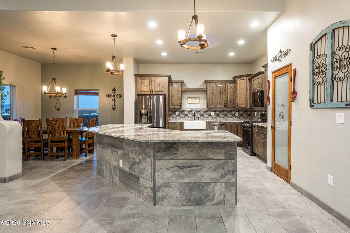 1622 Calle De Valezquez, Las Cruces, NM 88007 photo 15
