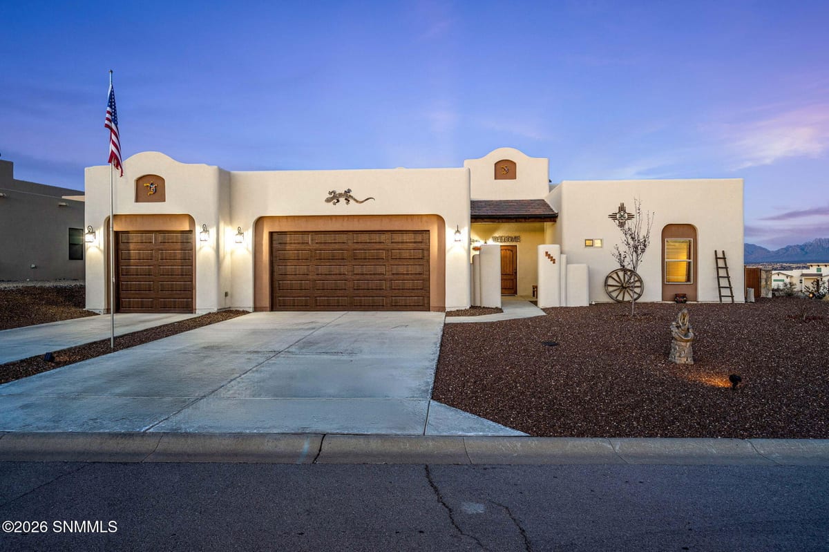 1622 Calle De Valezquez, Las Cruces, NM 88007 photo 4