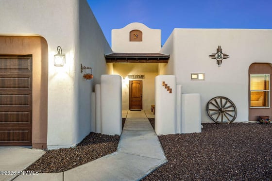 1622 Calle De Valezquez, Las Cruces, NM 88007 photo 5