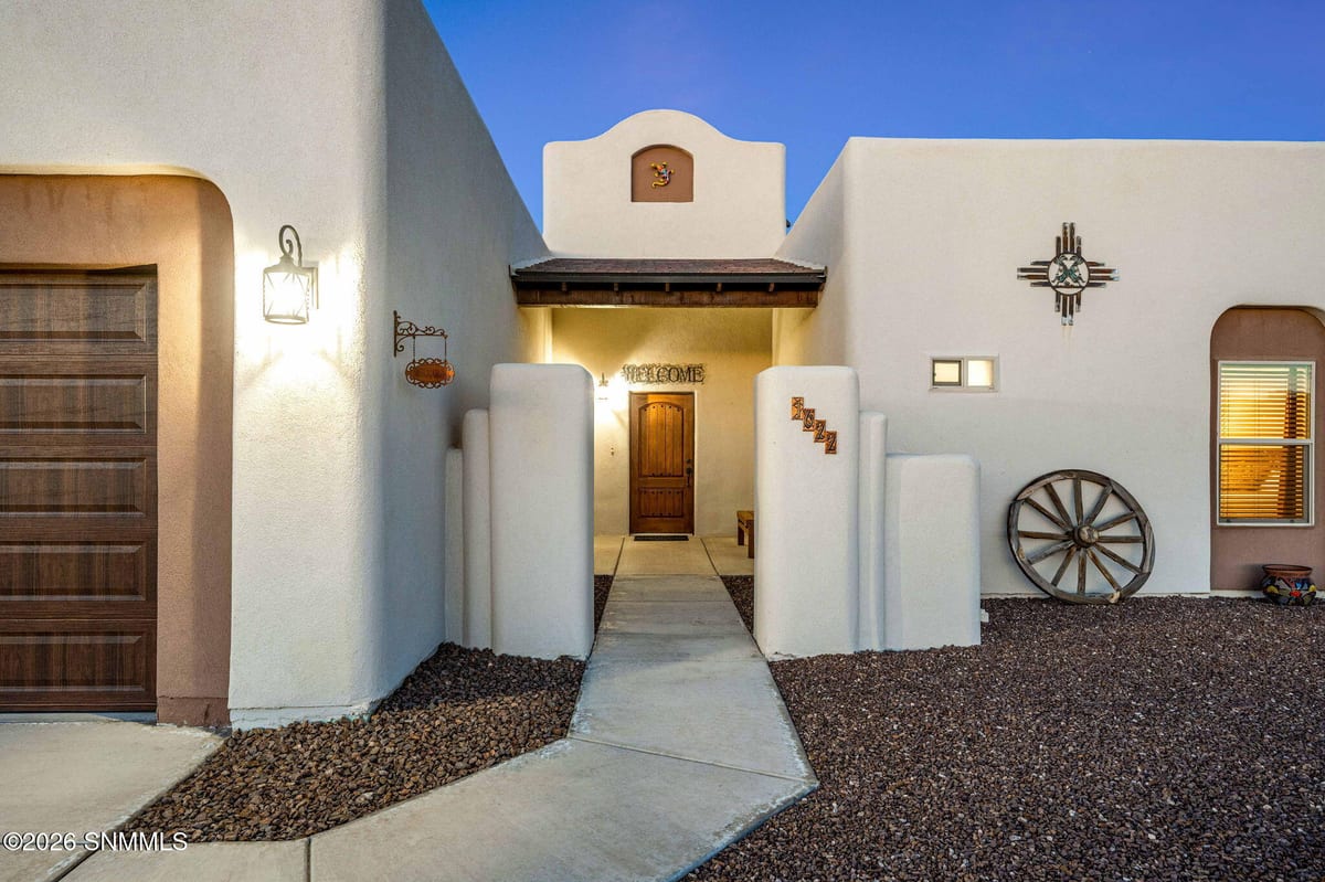 1622 Calle De Valezquez, Las Cruces, NM 88007 photo 5