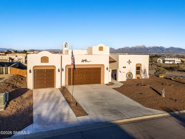 1622 Calle De Valezquez, Las Cruces, NM – 2 bedroom, 2,276 sqft single family residence for sale at $569,000