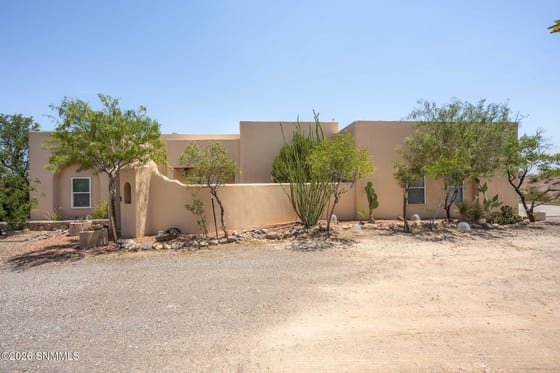 5944 Dusty Prints Road, Las Cruces, NM 88007 photo 2