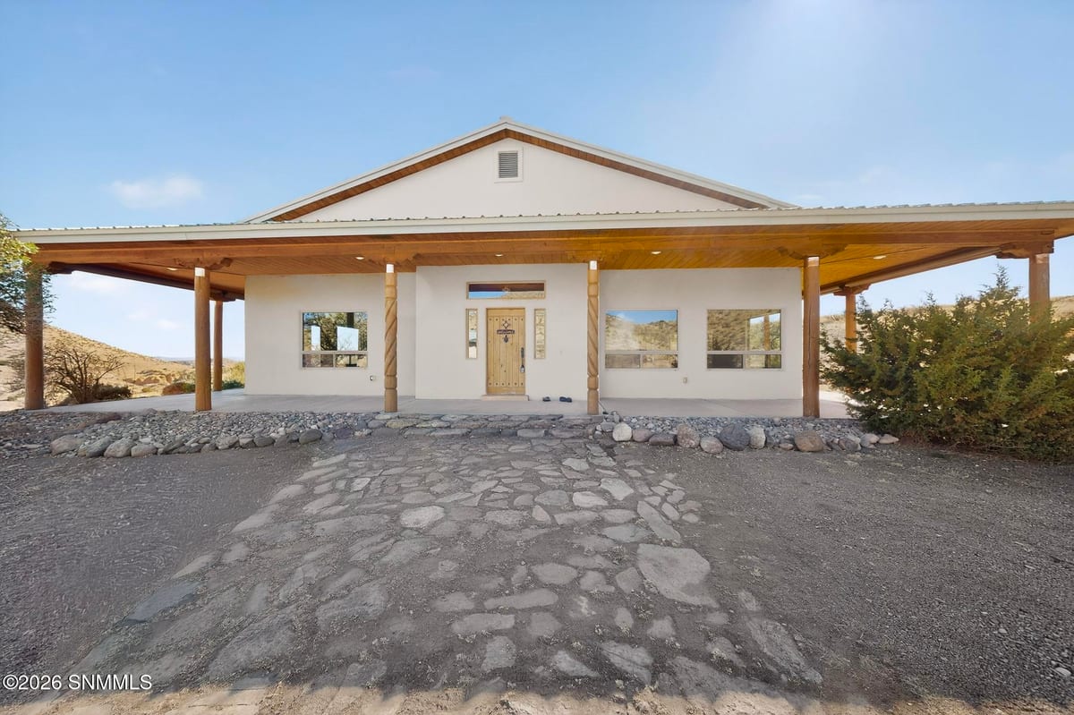 123 Victorio Trail, Hillsboro, NM 88042 photo 2