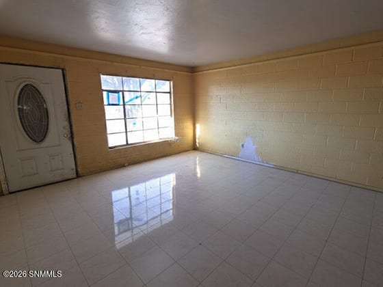 1209 S Locust Street, Las Cruces, NM 88001 photo 2