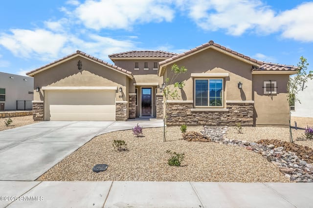4141 Desert Falls Road, Las Cruces, NM – 4 bedroom, 2,328 sqft single family residence for sale at $485,000