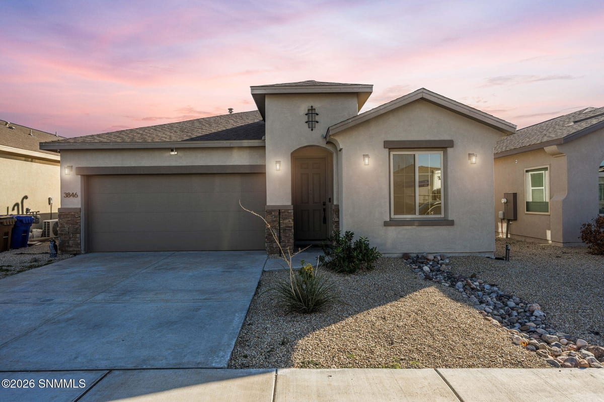 3846 Santa Alexandra Road, Las Cruces, NM 88012 photo 1