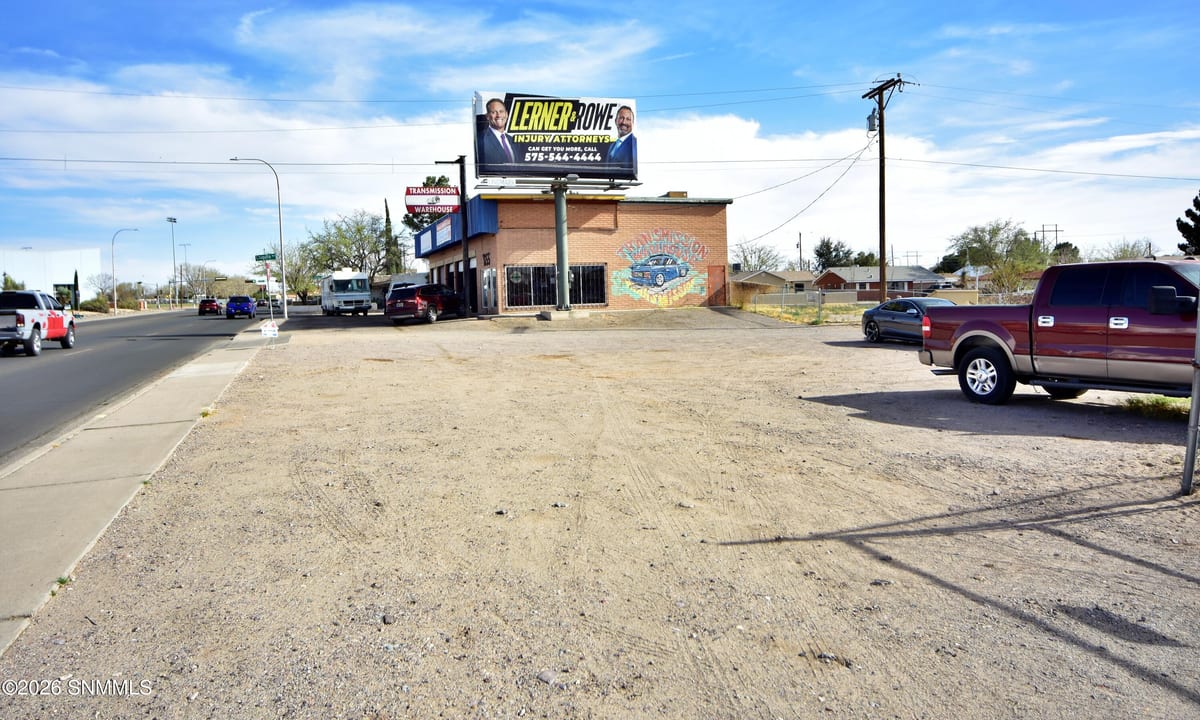 701 N Solano Drive, Las Cruces, NM 88001 photo 1