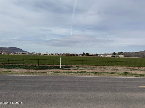 002 Harvey Farm Road, Las Cruces, NM casa en venta por $265,000