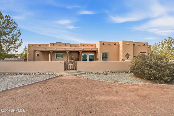 1285 Apple Tree Lane, Las Cruces, NM 88007 photo 3