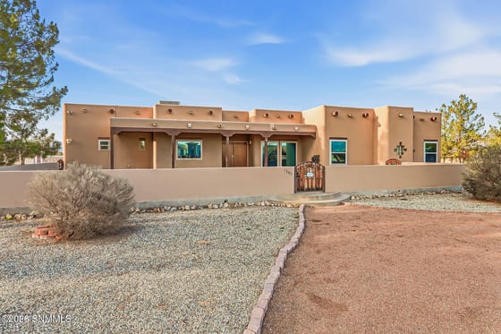 1285 Apple Tree Lane, Las Cruces, NM 88007 photo 4