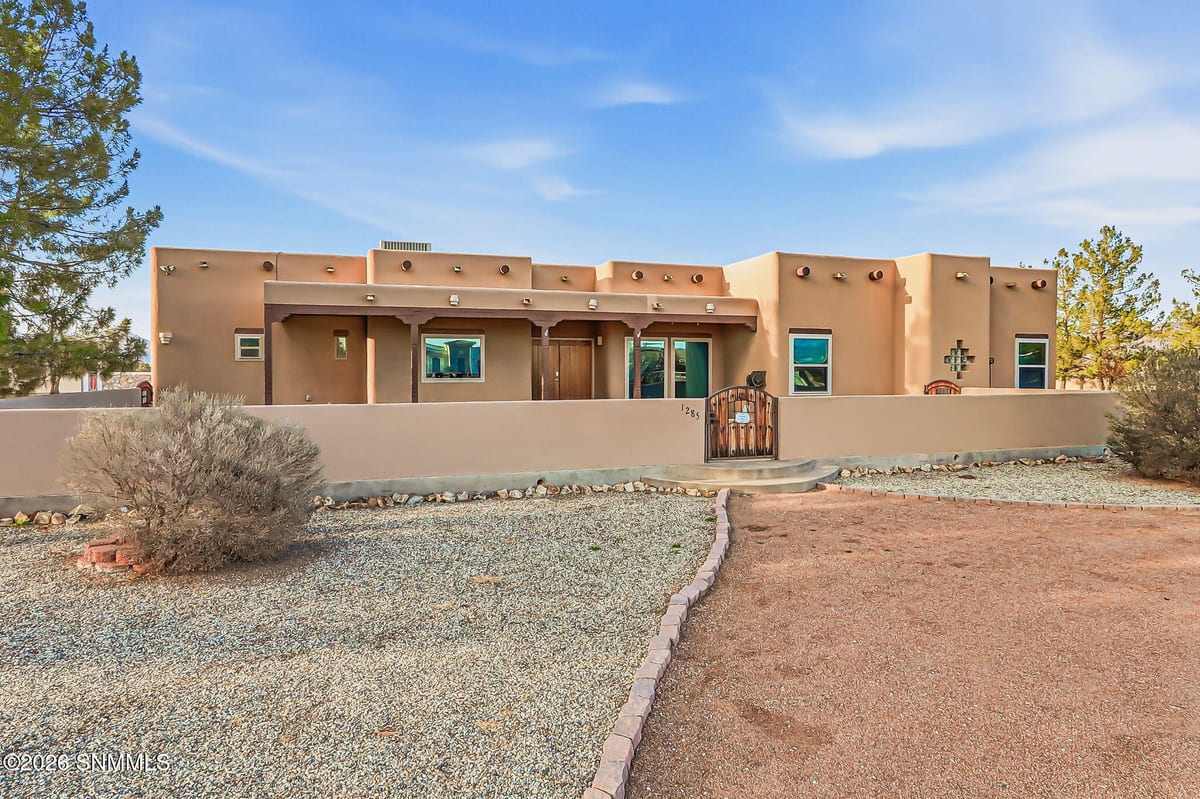 1285 Apple Tree Lane, Las Cruces, NM 88007 photo 4